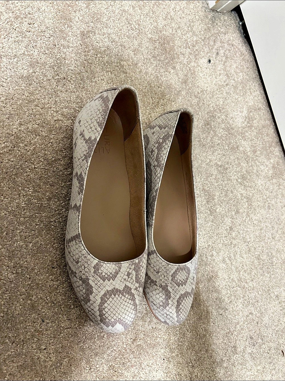 2/30$ 👠naturaliser Snake Print Heels in Brown & Cream